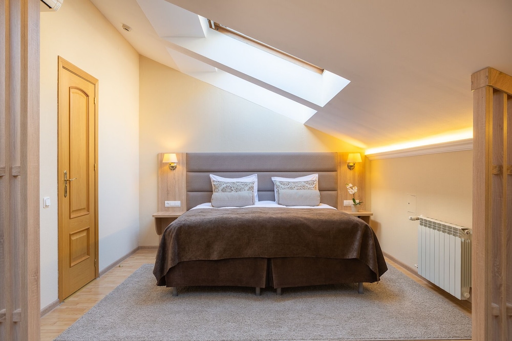 Superior Double or Twin Room photo 1