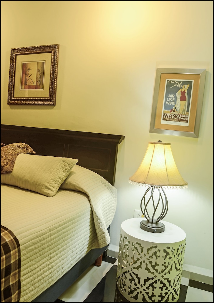 Deluxe Room, 1 King Bed