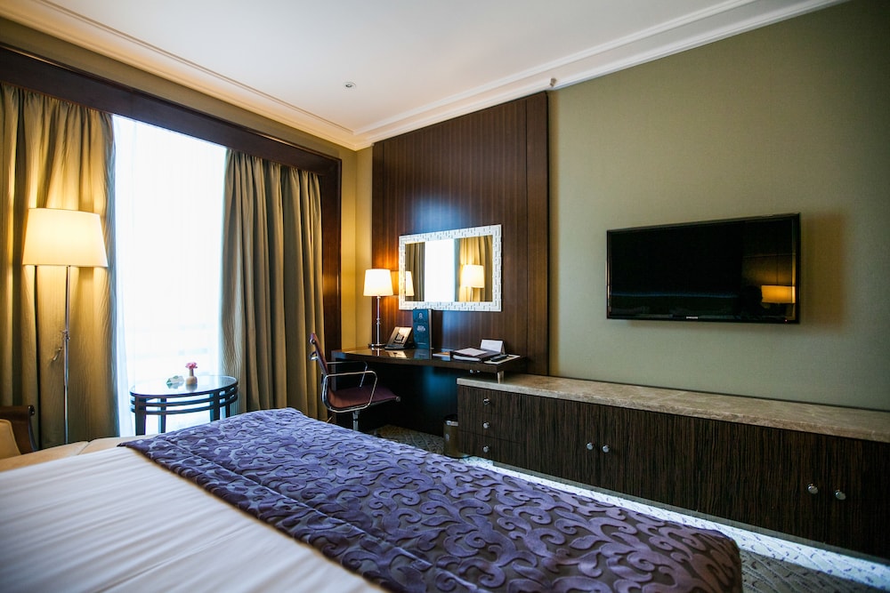 Premium Double Room, 1 King Bed photo 2