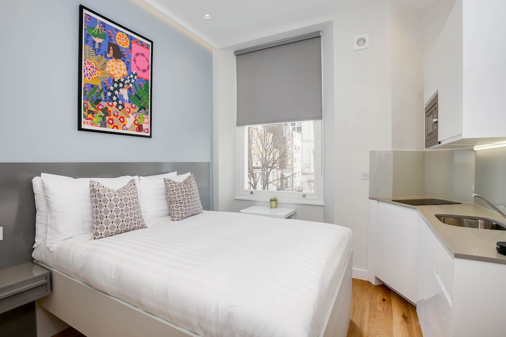 Small Studio Apartment photo 3
