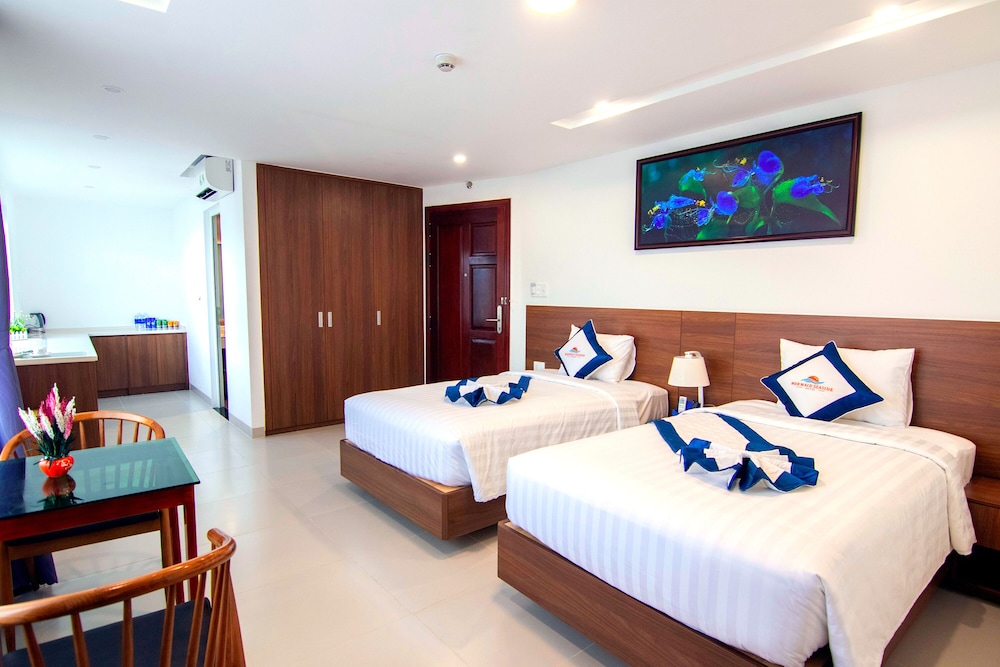 Superior Room, Partial Ocean View photo 3