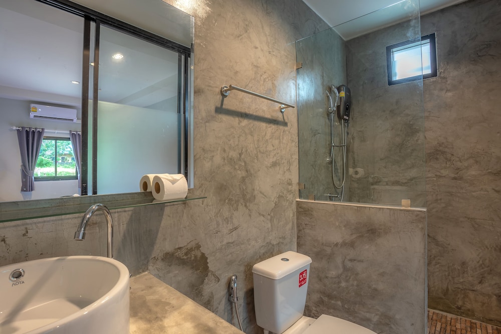 2 Bedroom House - Photo 23