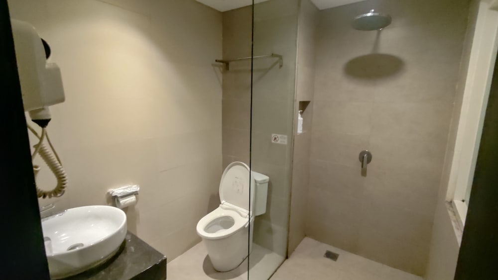 Suite - Photo 7