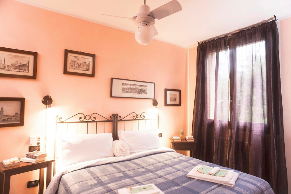 Double or Twin Room - Photo 4