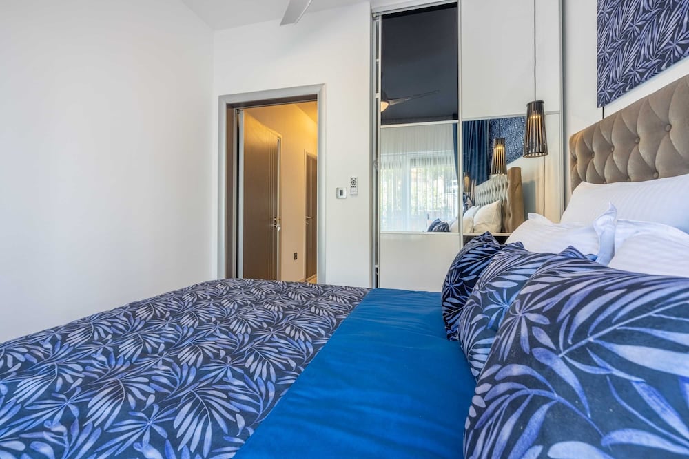 Apartment (Three Bedroom Apartment With Balcony )