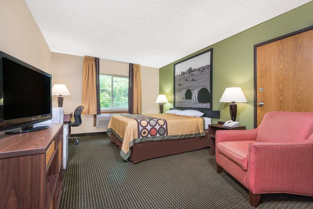 Standard Room, 1 Queen Bed, Accessible - Photo 2