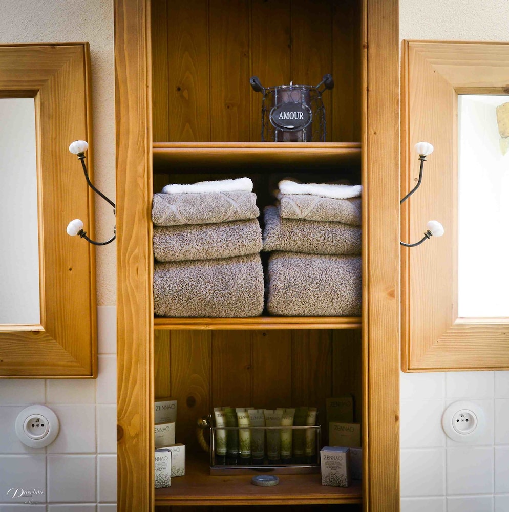 Double Room, Private Bathroom, Mountain View (Chambre Parme) photo 3