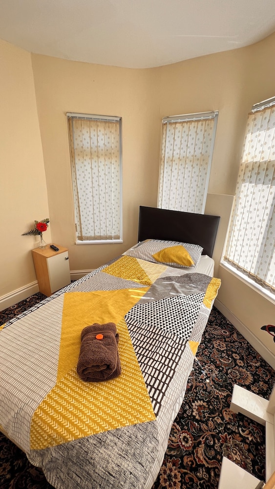 Economy Single Room, Shared Bathroom