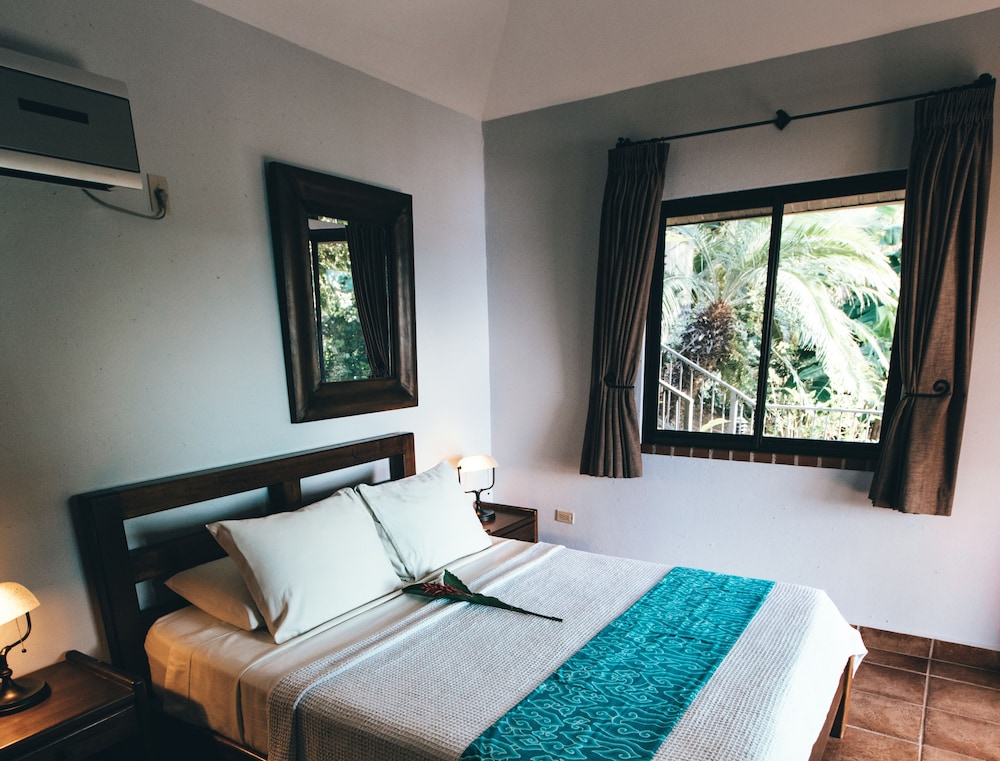 Bungalow with Ocean View (3 Adults) photo 2