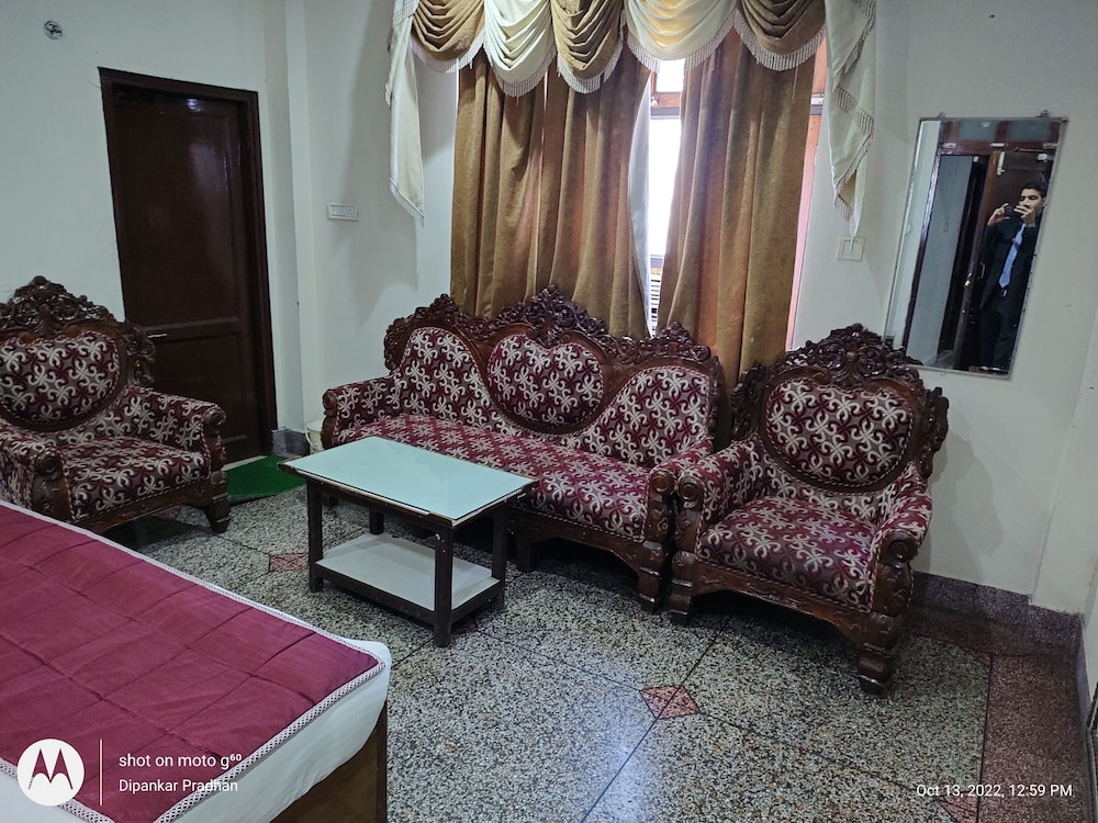 Deluxe Room - Photo 6