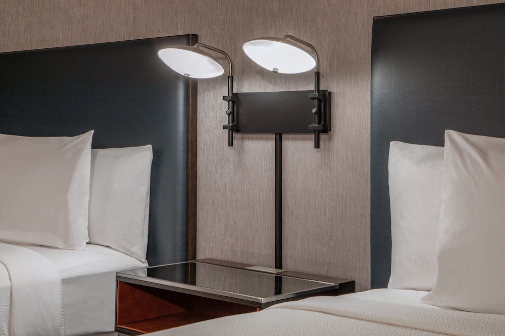 Room, 1 Queen Bed - Photo 5