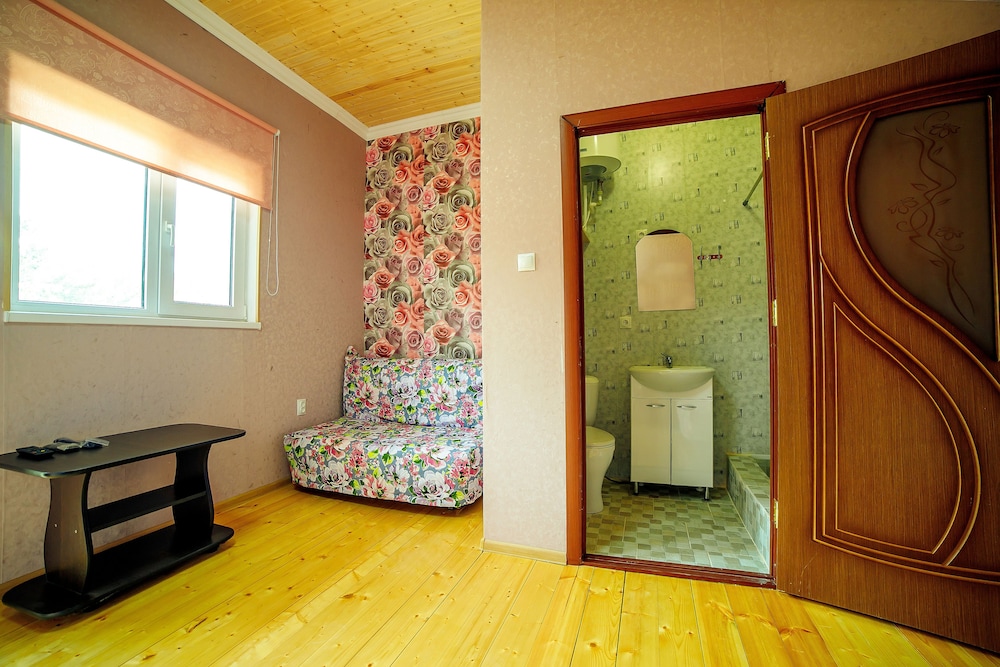 Family Quadruple Room, 2 Queen Beds photo 2