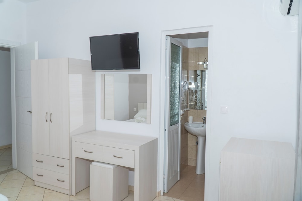 Basic Triple Room
