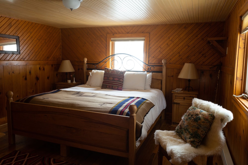 Lodge Room King