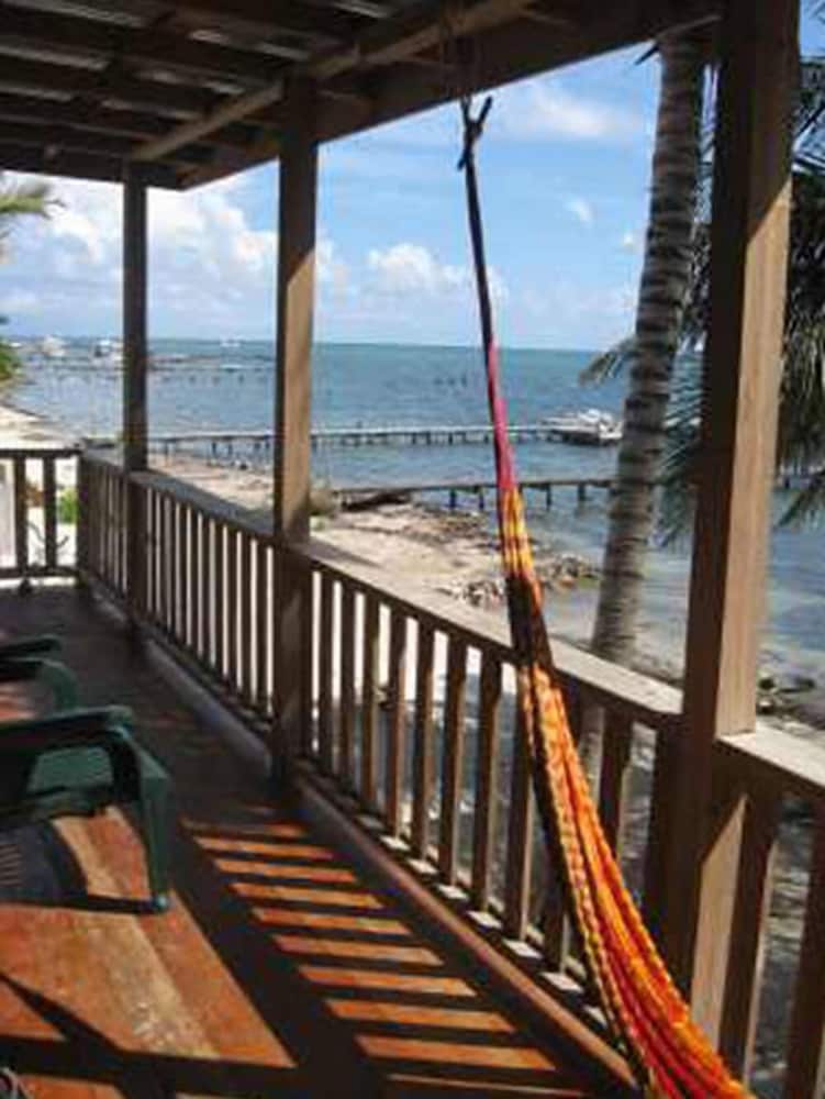 Cottage, 1 Queen Bed with Sofa bed, Beachfront photo 2