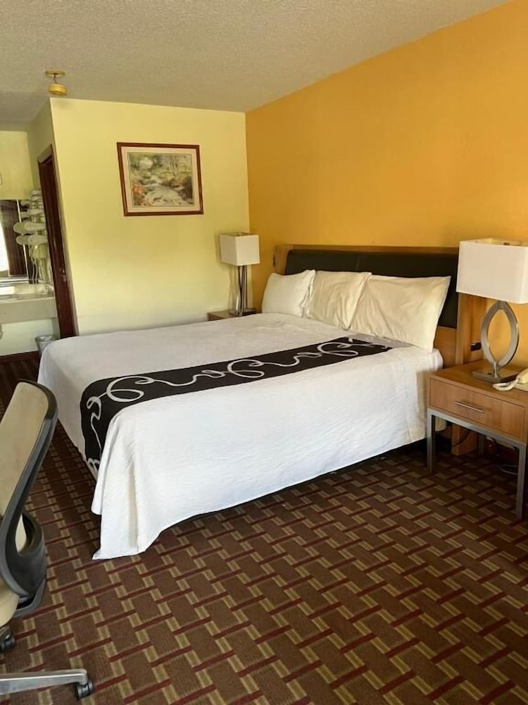 Standard Single Room, 1 Twin Bed, Smoking photo 2