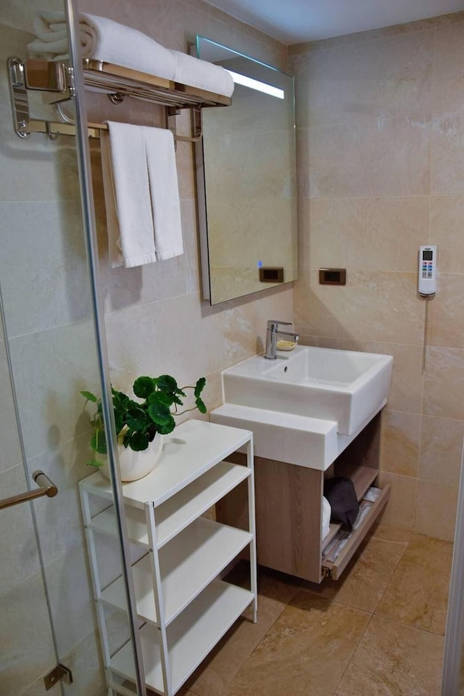Standard Double Room - Photo 2