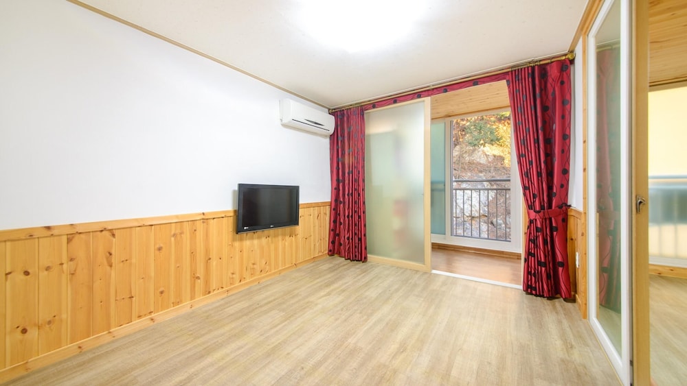 Basic Room, 2 Bedrooms (A302(danchebang))