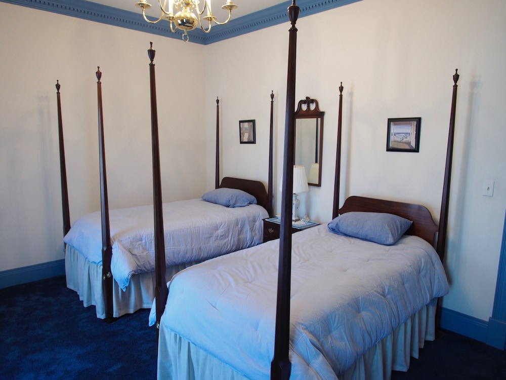 Luxury Suite, Multiple Beds, Courtyard View photo 2