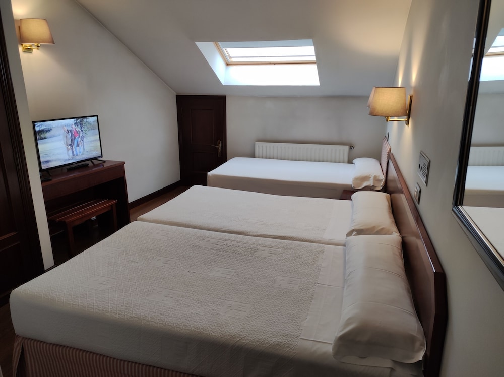Standard Triple Room - Photo 3