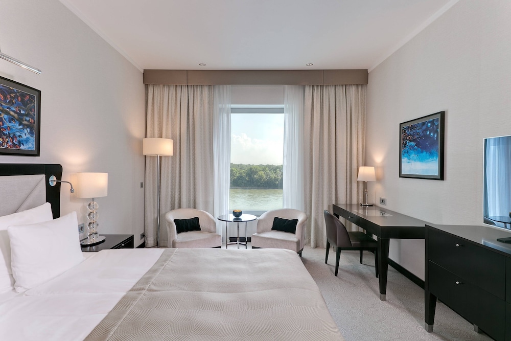 Executive Guest Room, 1 King Bed - Photo 4