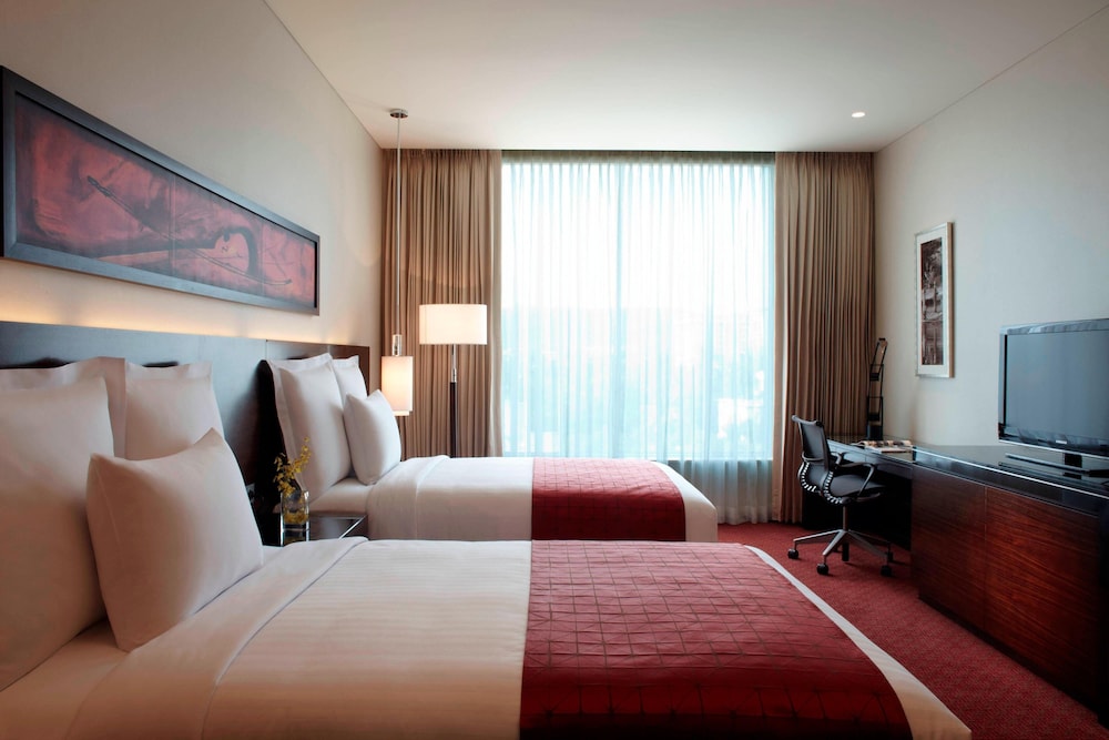 Room, 2 Queen Beds, Mountain View - Photo 1