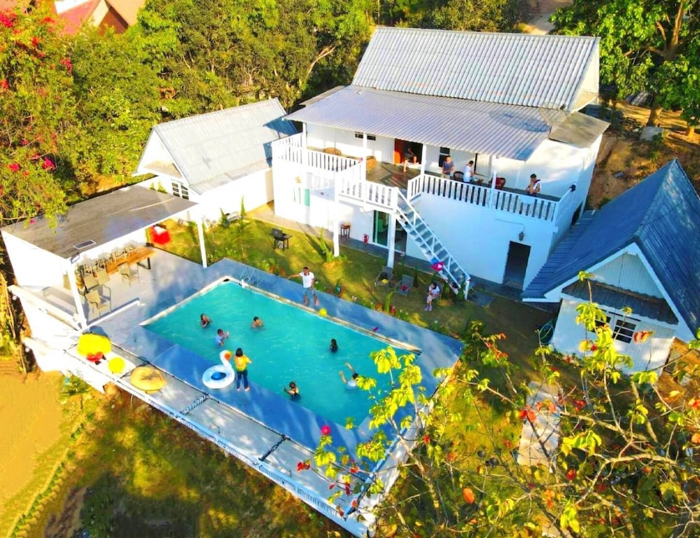 Family Home photo 3