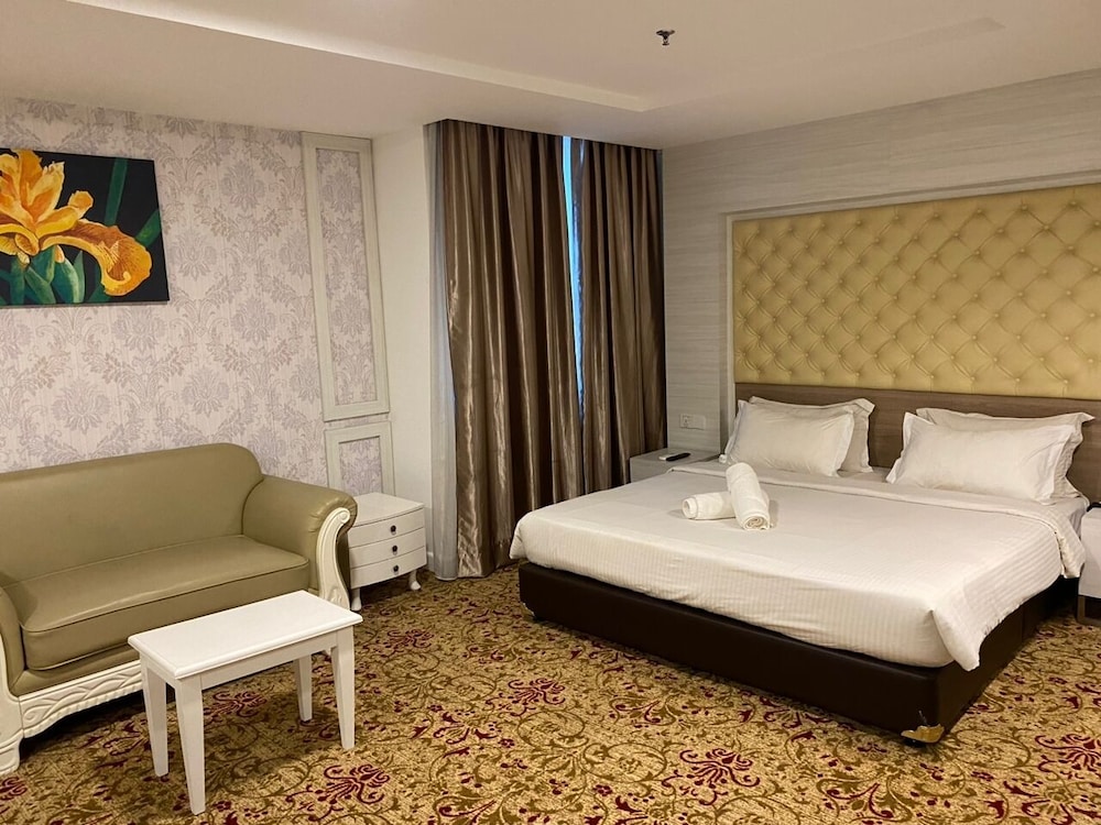 Business King Suite photo 2
