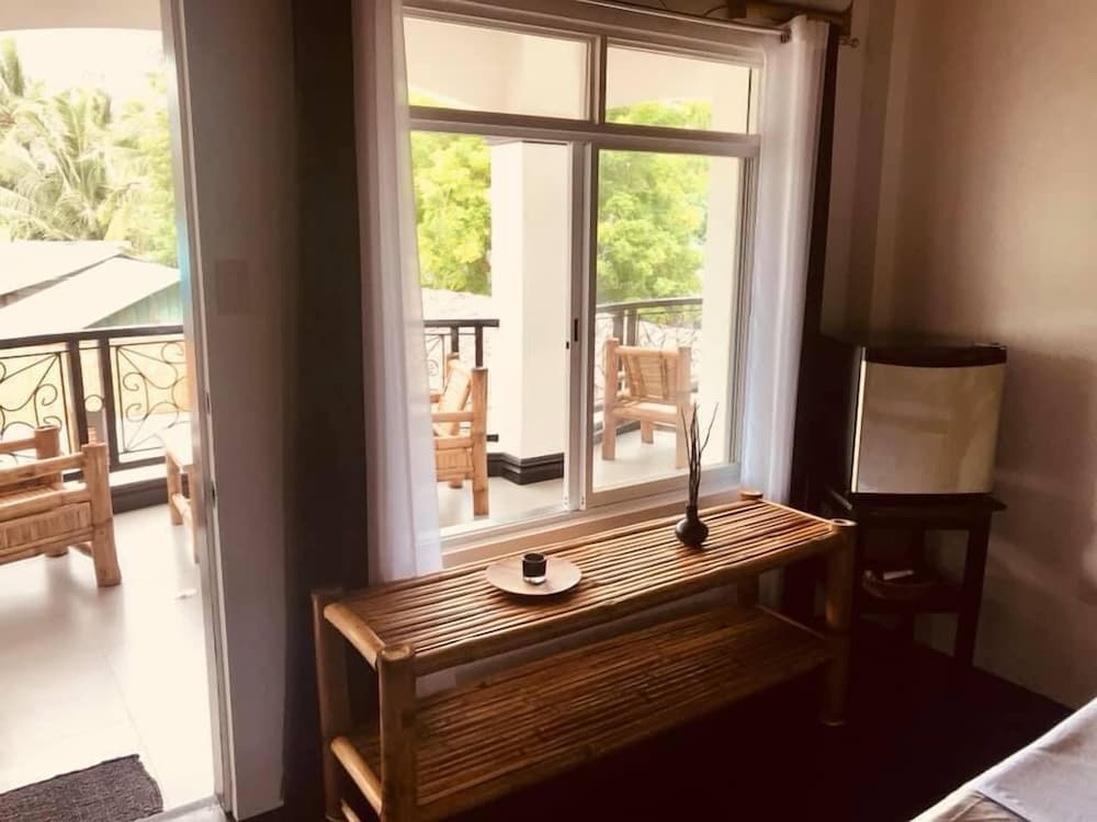 Deluxe Suite - Photo 2