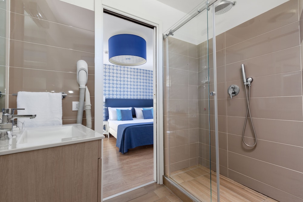 Classic Double Room, Balcony, Sea View photo 3