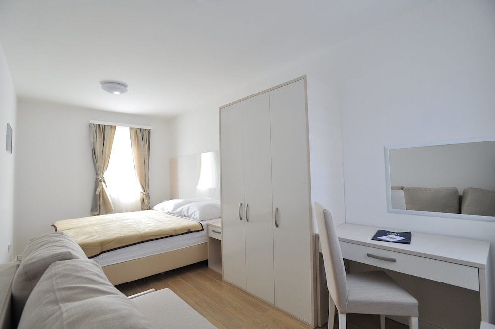 Apartment, 1 Bedroom, Terrace photo 2