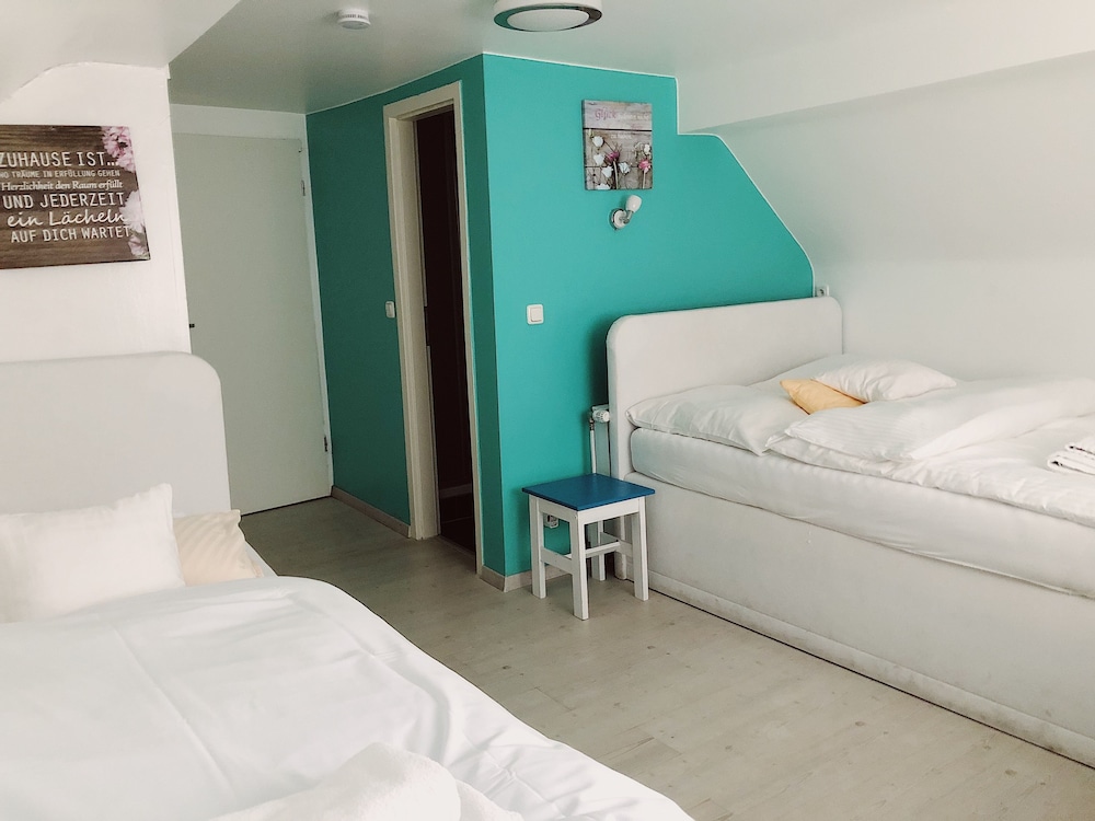Standard Triple Room - Photo 2
