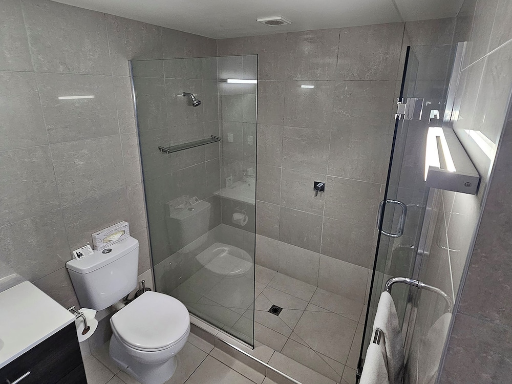 2 Day Break - One Bedroom Premium Suite thumbnail 6