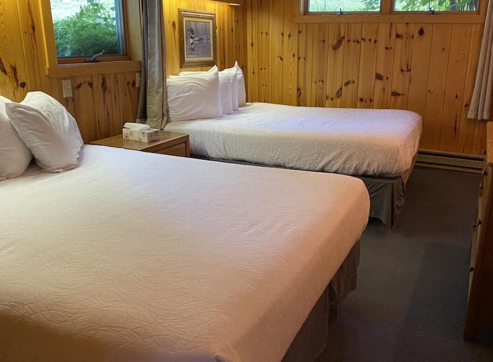 Classic Cabin (2 Bedroom) photo 1