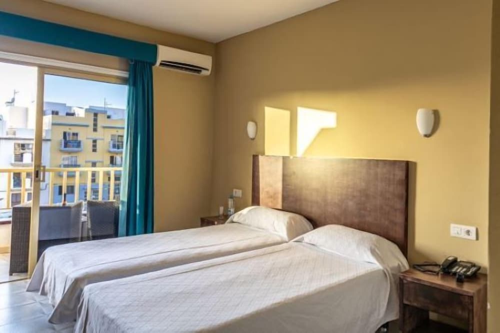 Standard Double Room, 2 Twin Beds - Photo 5