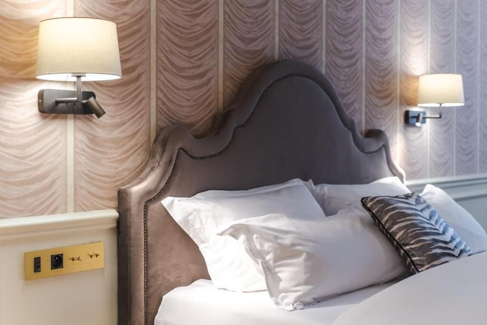 Standard Twin Room - Photo 3