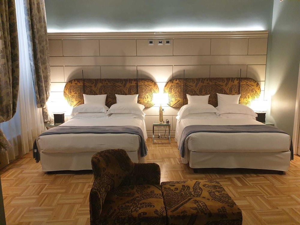 ICONIC TWIN SUITE