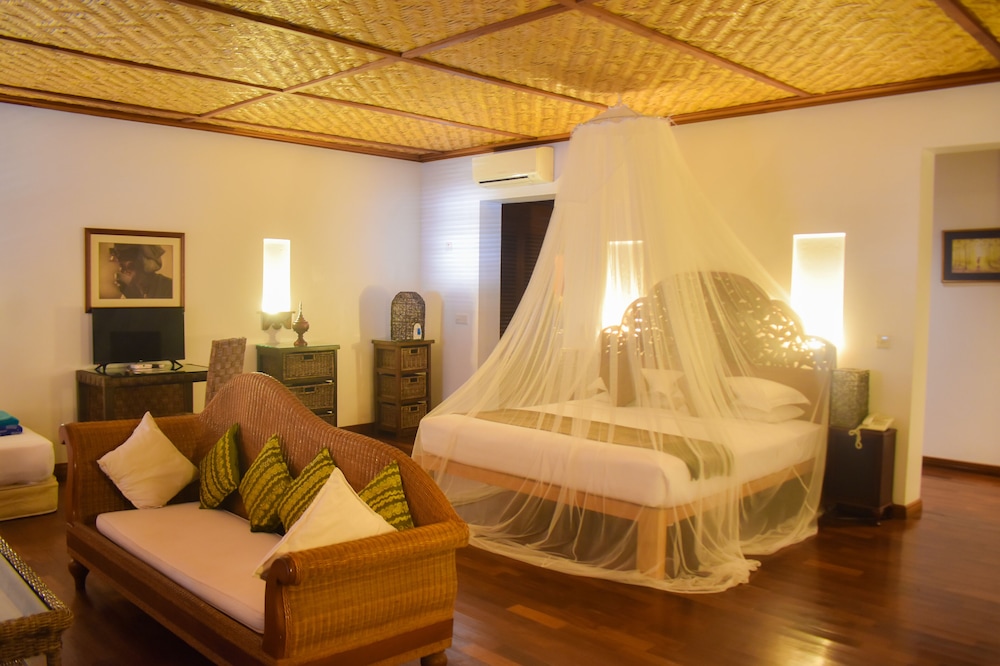 Extra Large Beachfront Room