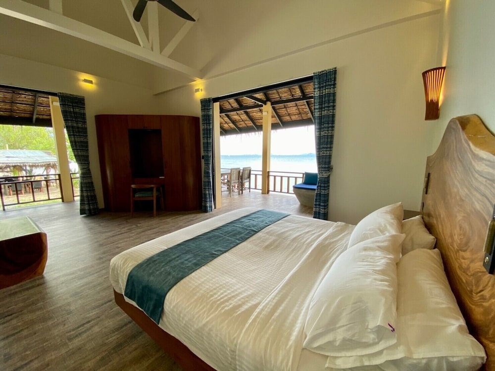 Beachfront 1 bedroom Villa - Photo 32