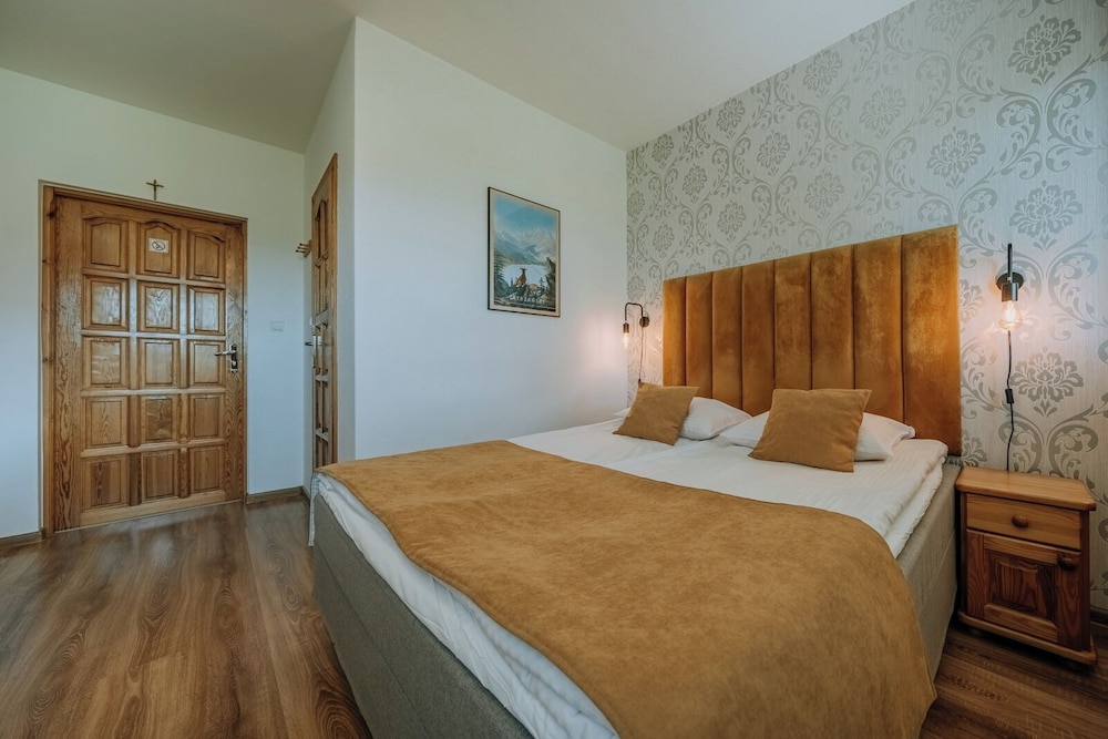 Standard Room, 1 Queen Bed with Sofa bed, Non Smoking photo 1