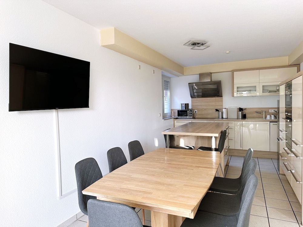 Comfort House, 6 Bedrooms photo 2