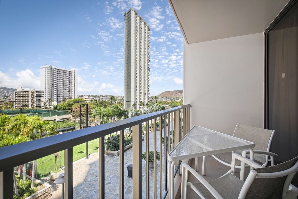 Suite, 1 Bedroom - Photo 10