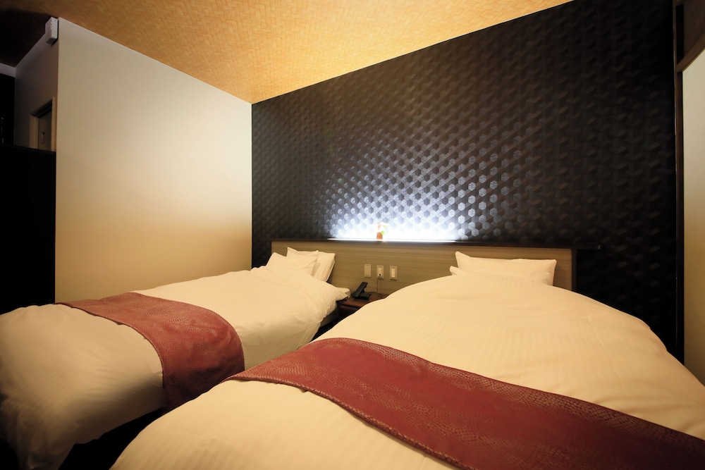 Japanese Western Style Room with Shower (Garden View), Non Smoking photo 2