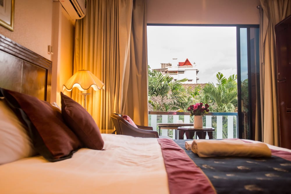 Superior room with Free Snack Bar 24Hrs photo 2