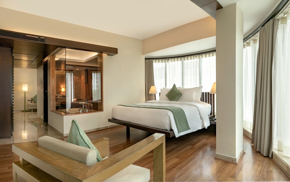 Suite - Photo 5
