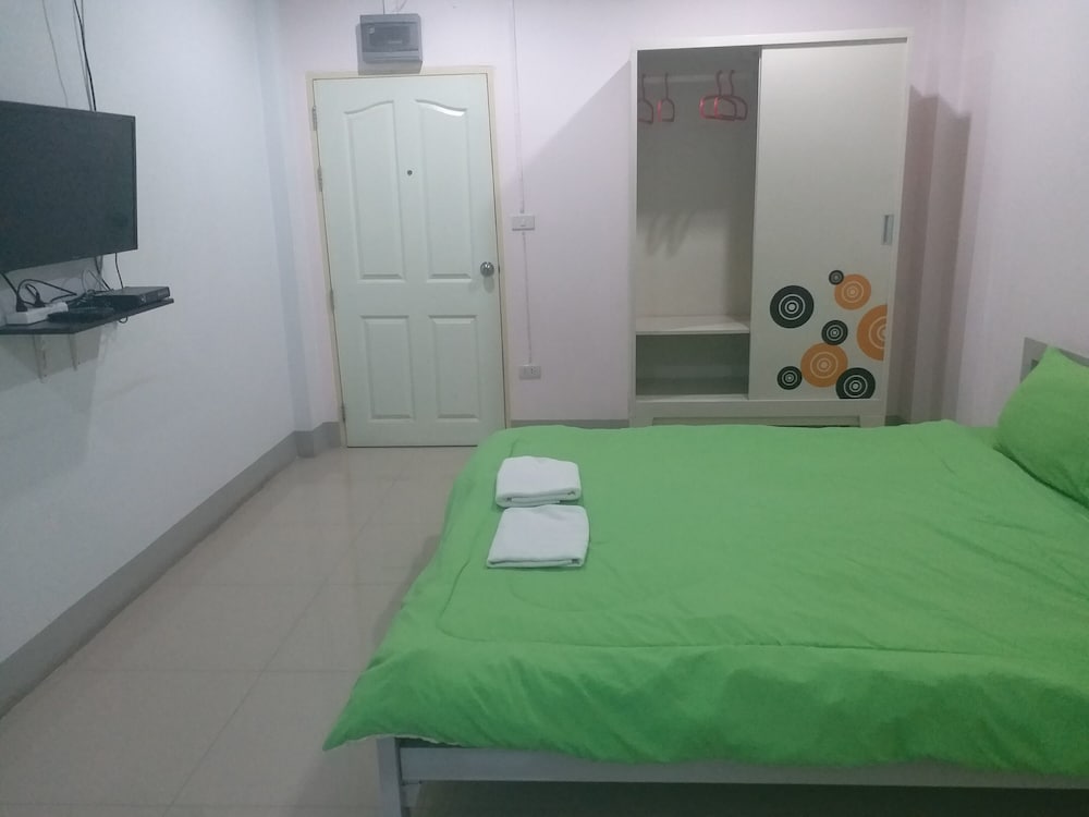 Standard Double Room - Photo 13