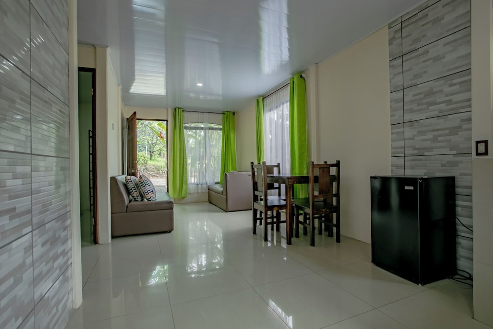Basic House photo 3