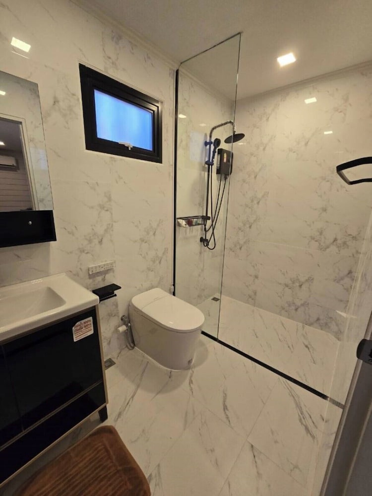 Royal Suite with Garden View - Photo 8