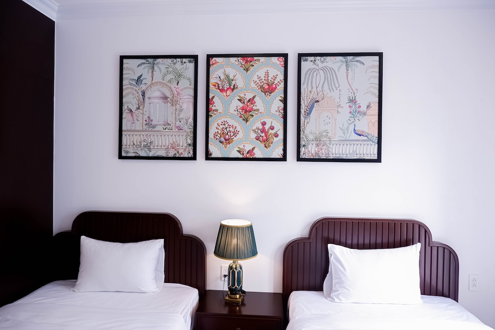 Luxury Twin Room - Photo 12