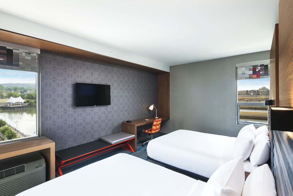 Room, 2 Queen Beds (Mobility/Hearing Access, Roll-In Shwr) photo 1